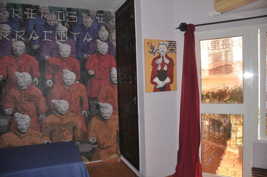 Hostal Tematico El Cid Fuengirola Oda fotoğraf
