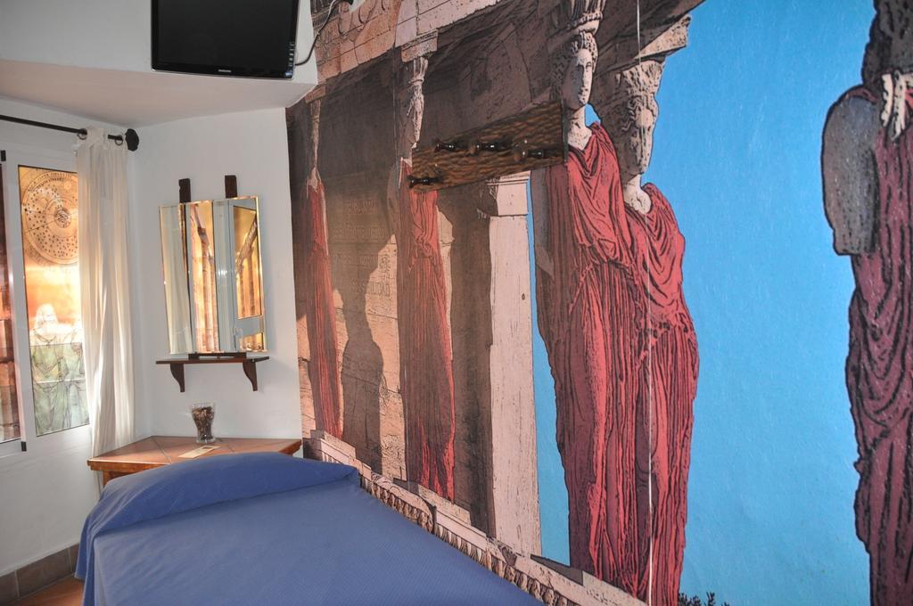 Hostal Tematico El Cid Fuengirola Oda fotoğraf