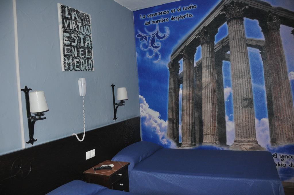 Hostal Tematico El Cid Fuengirola Oda fotoğraf