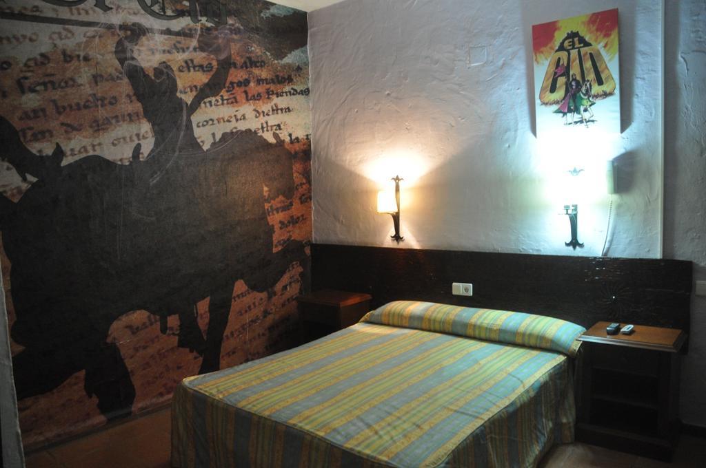 Hostal Tematico El Cid Fuengirola Oda fotoğraf