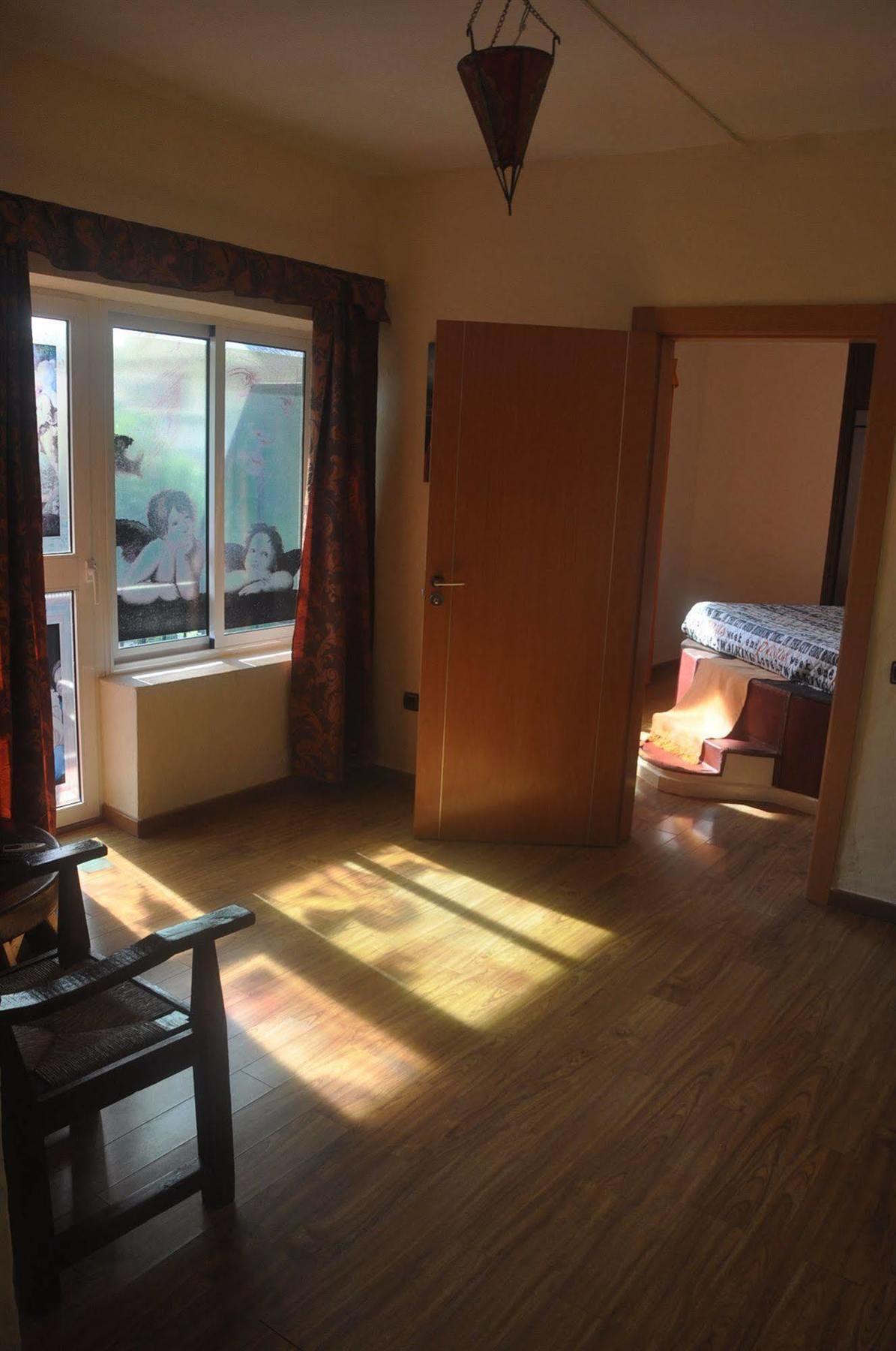 Hostal Tematico El Cid Fuengirola Dış mekan fotoğraf