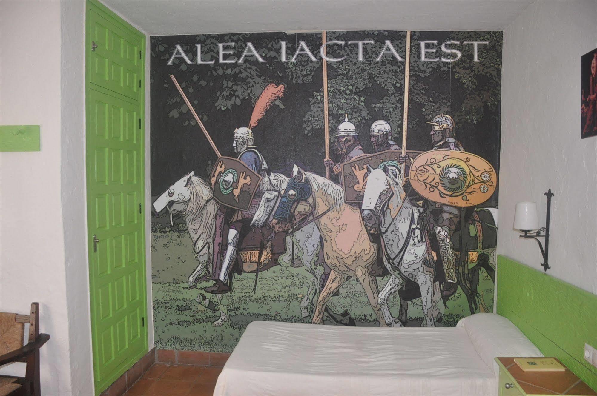 Hostal Tematico El Cid Fuengirola Dış mekan fotoğraf