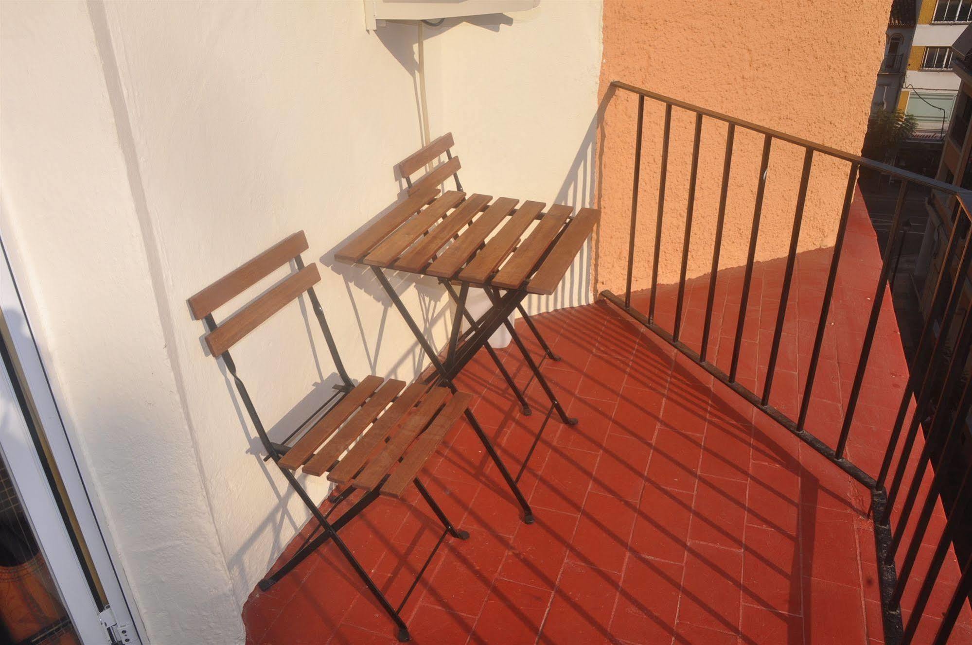 Hostal Tematico El Cid Fuengirola Dış mekan fotoğraf