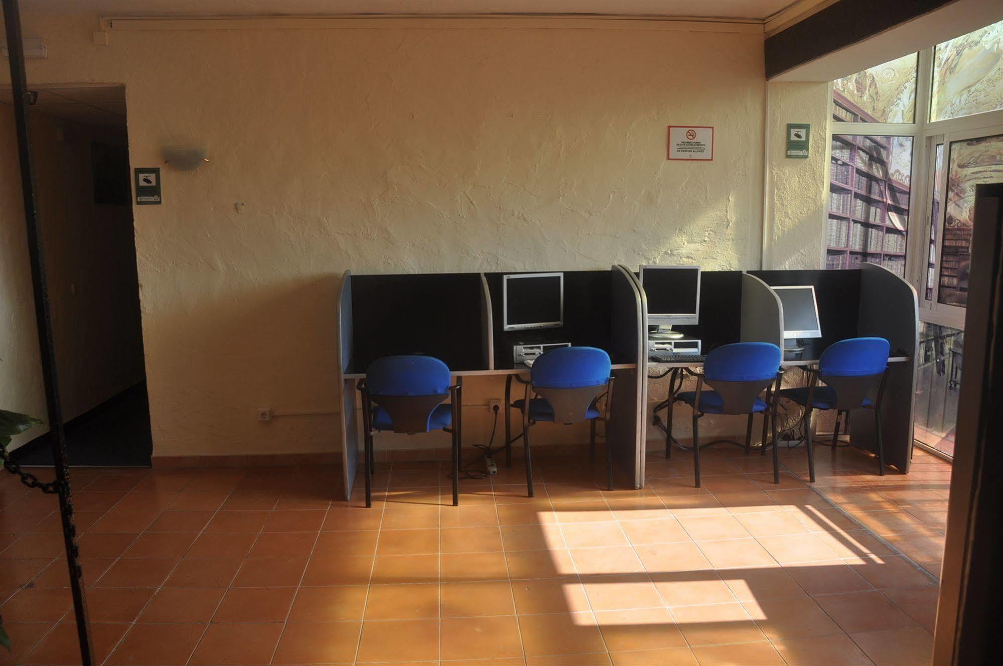 Hostal Tematico El Cid Fuengirola Dış mekan fotoğraf