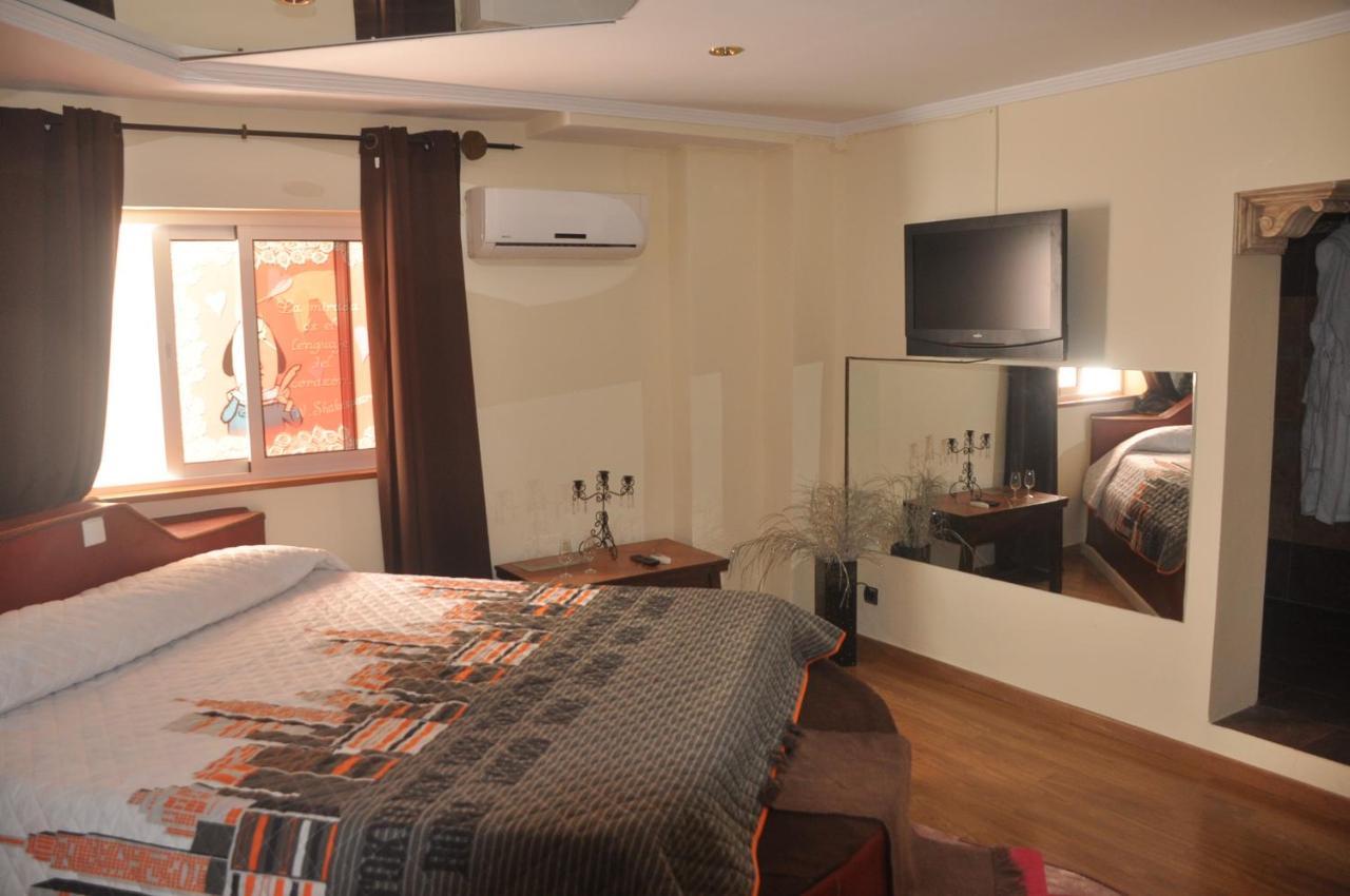 Hostal Tematico El Cid Fuengirola Dış mekan fotoğraf